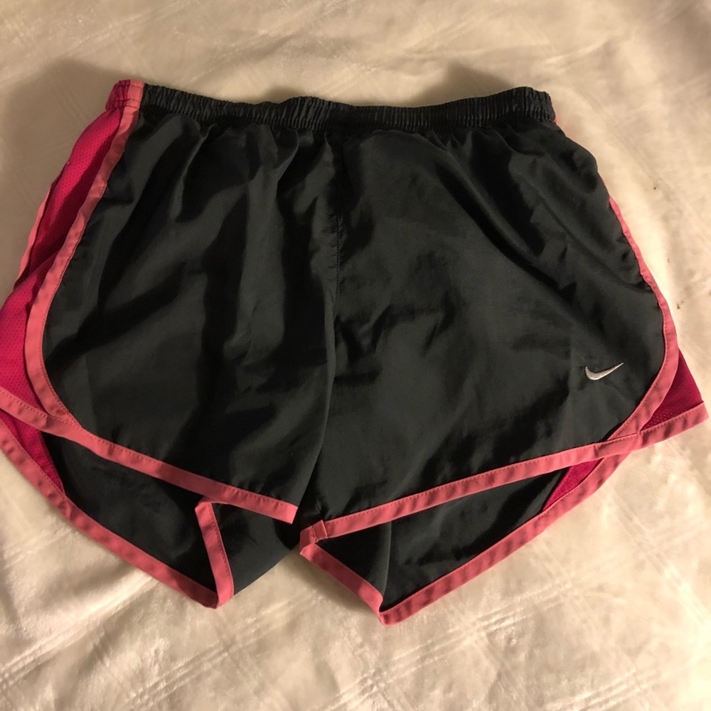Nike shorts - Picture 1 of 2
